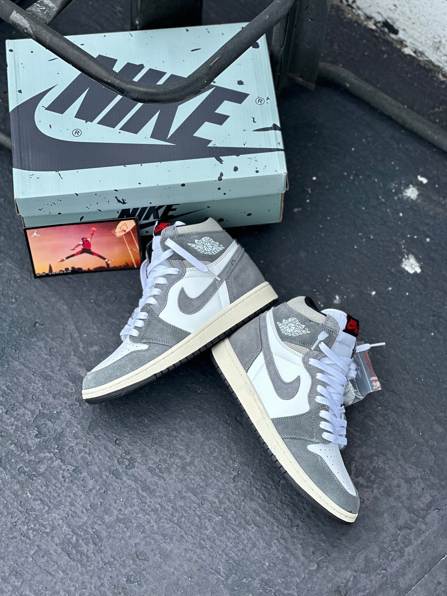 Air Jordan Retro 1 High OG Washed Black