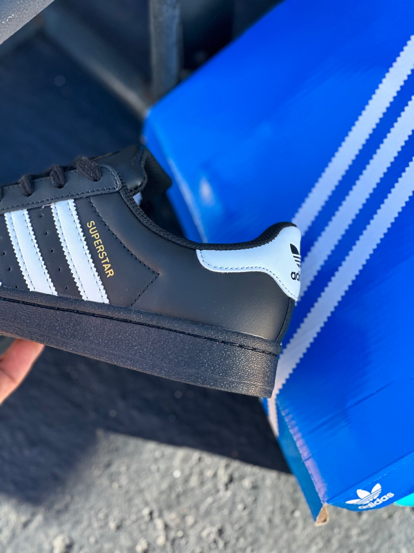 Adidas Súper Star - Black White