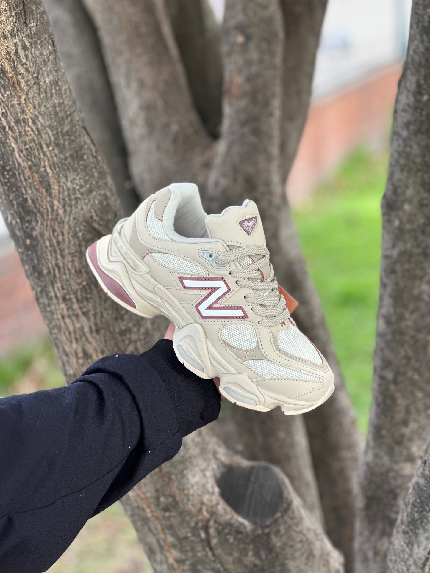 New Balance 9060 Gorrión Óseo