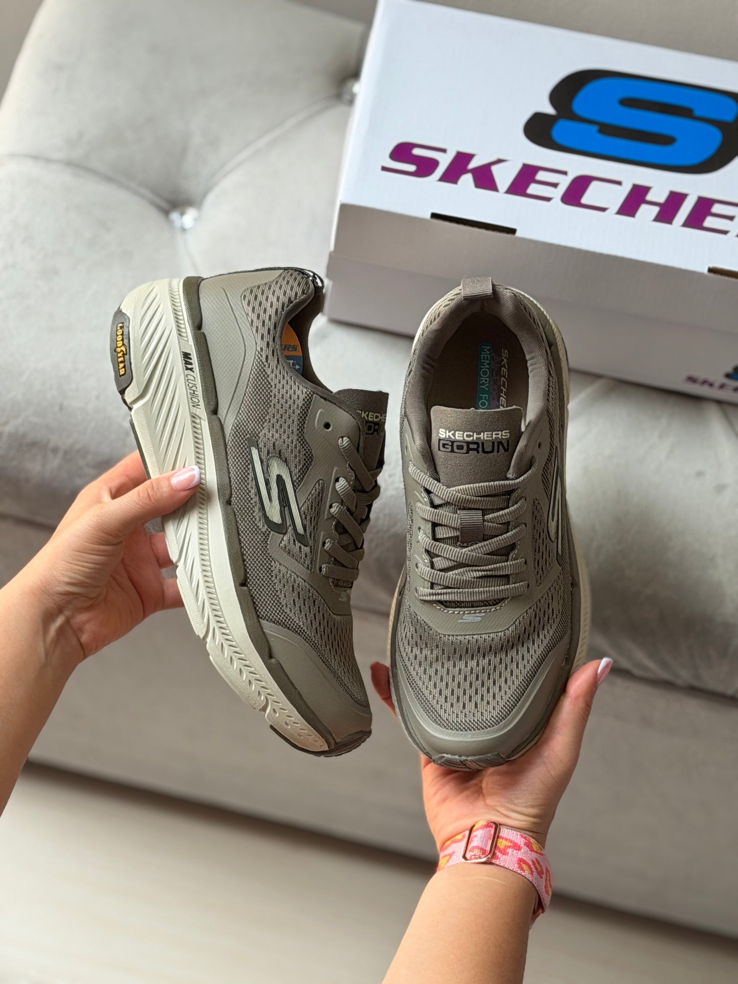 Skechers Max Cushioning Premier 2.0