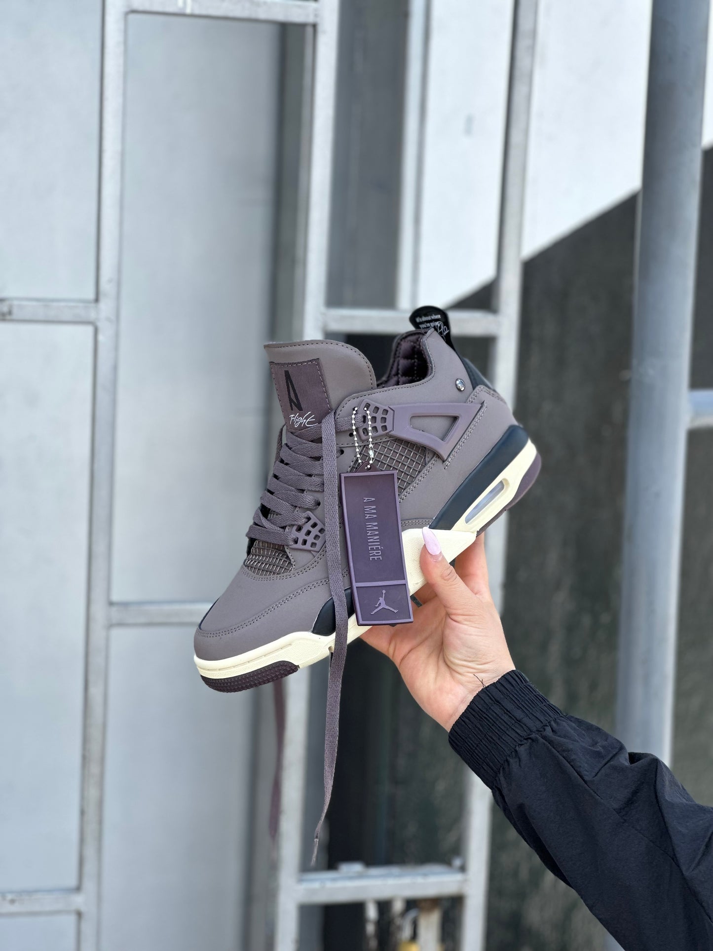 Air Jordan Retro 4 - A Ma Maniere Violet Ore