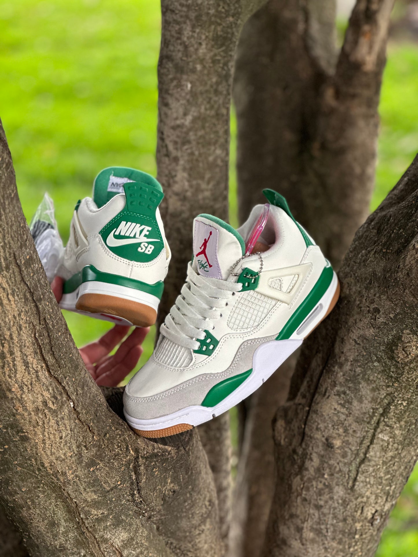 Air Jordan 4 SB Pine Green