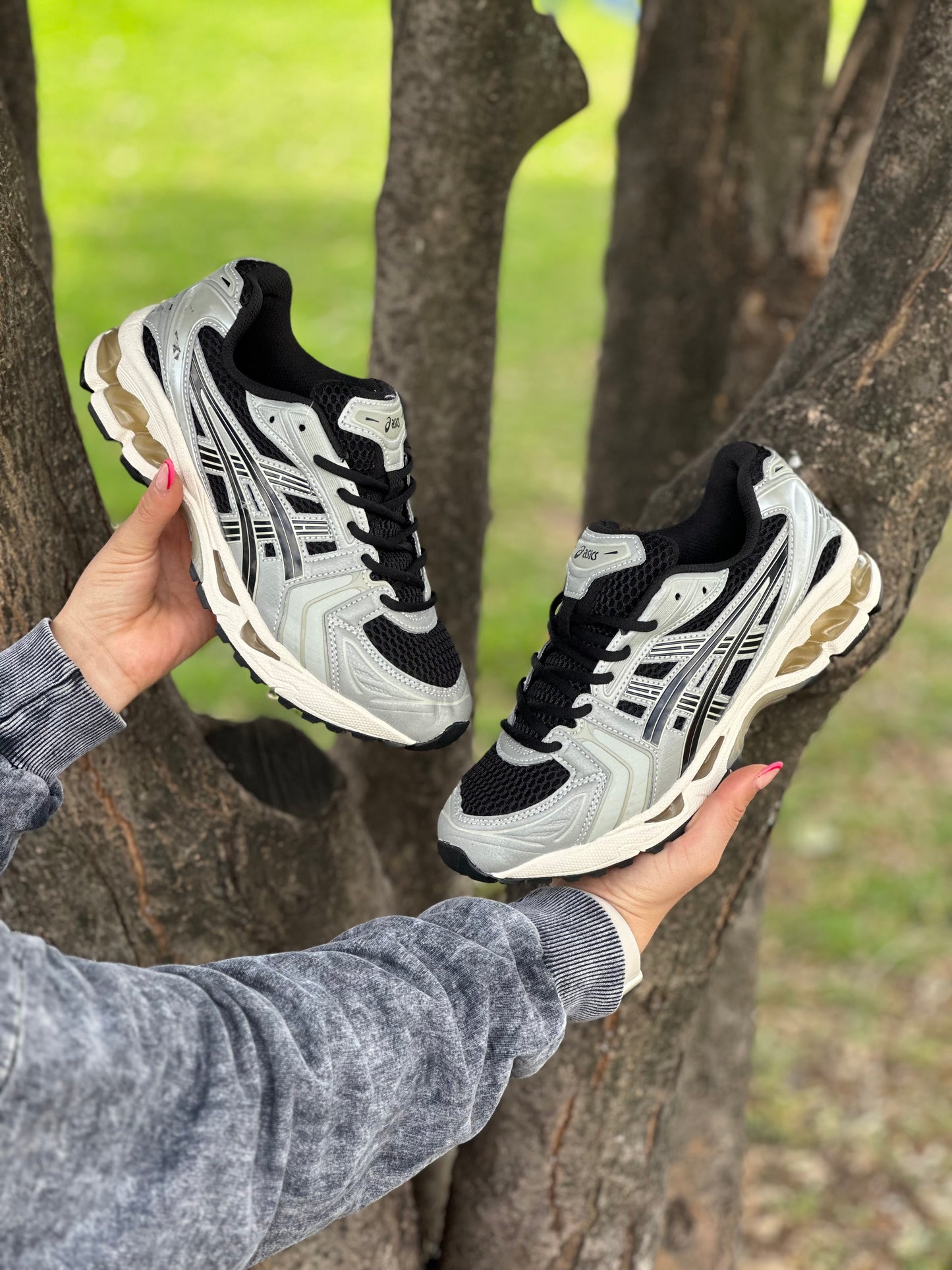 Asics Gel-Kayano 14 Gris