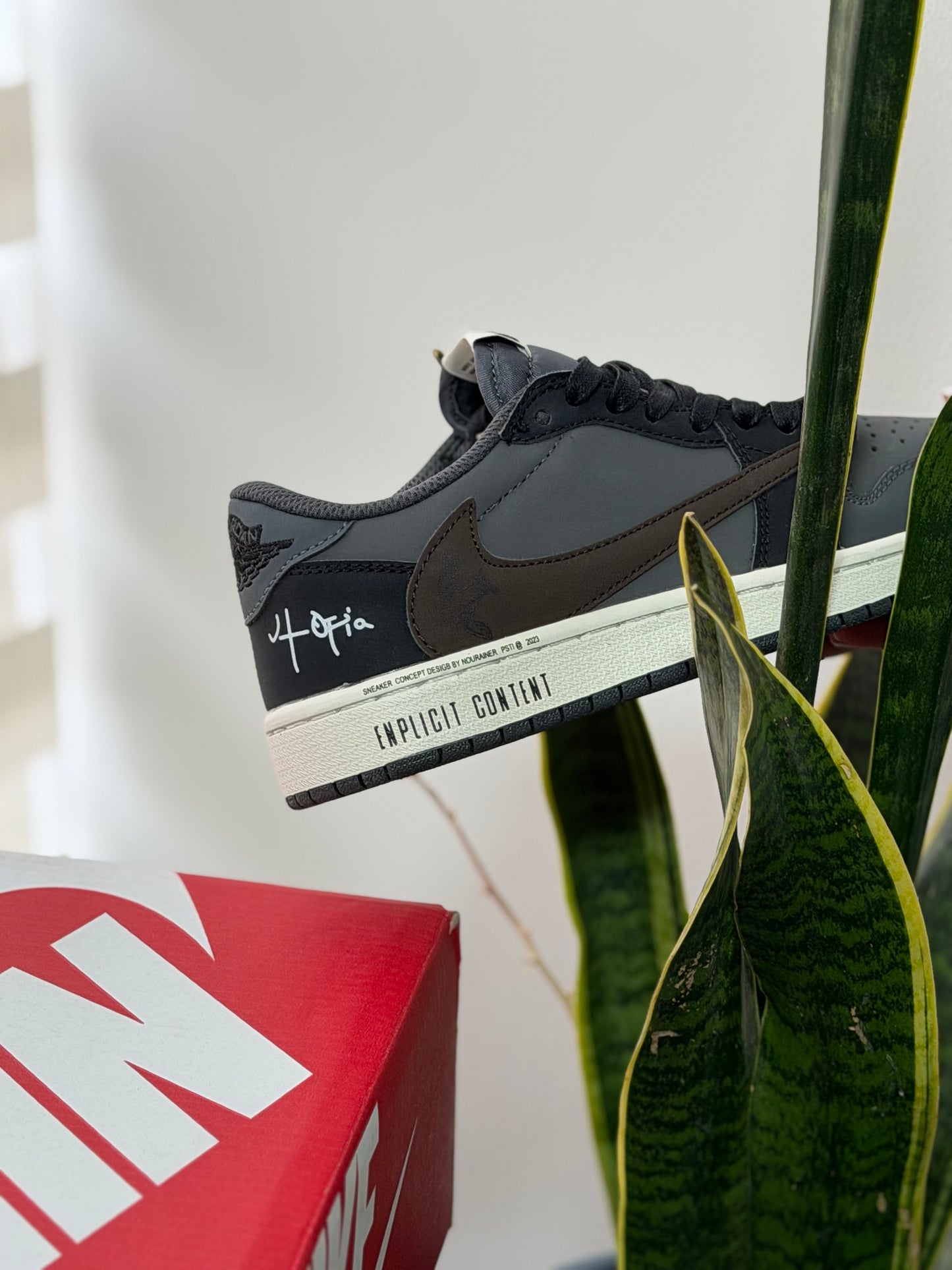 Jordan Retro 1 Low X Travis Scott