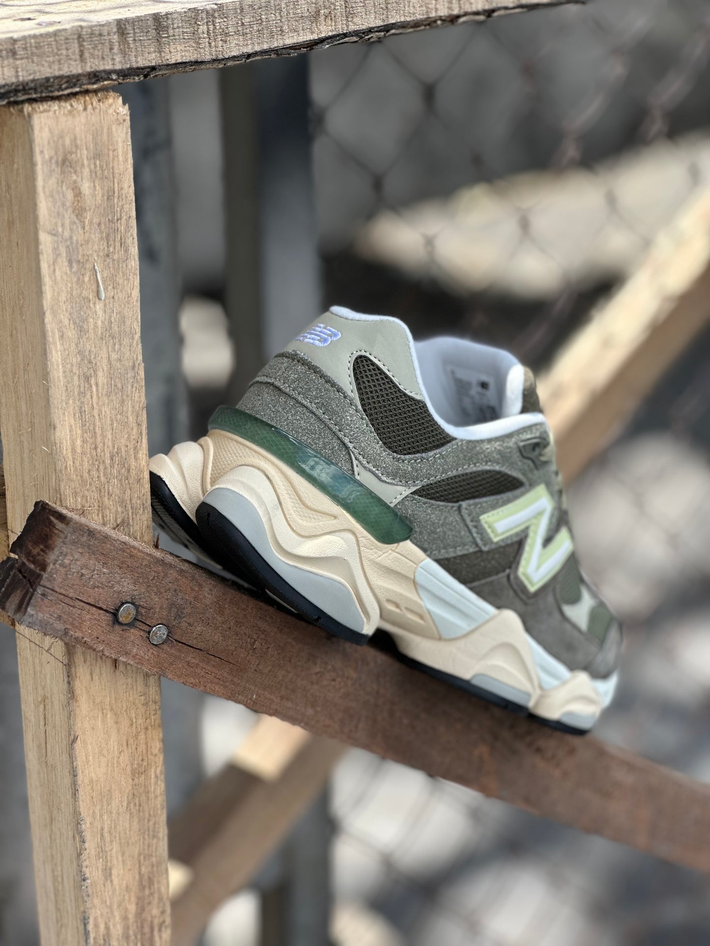 New Balance 9060 | Dark Camo Sandstone