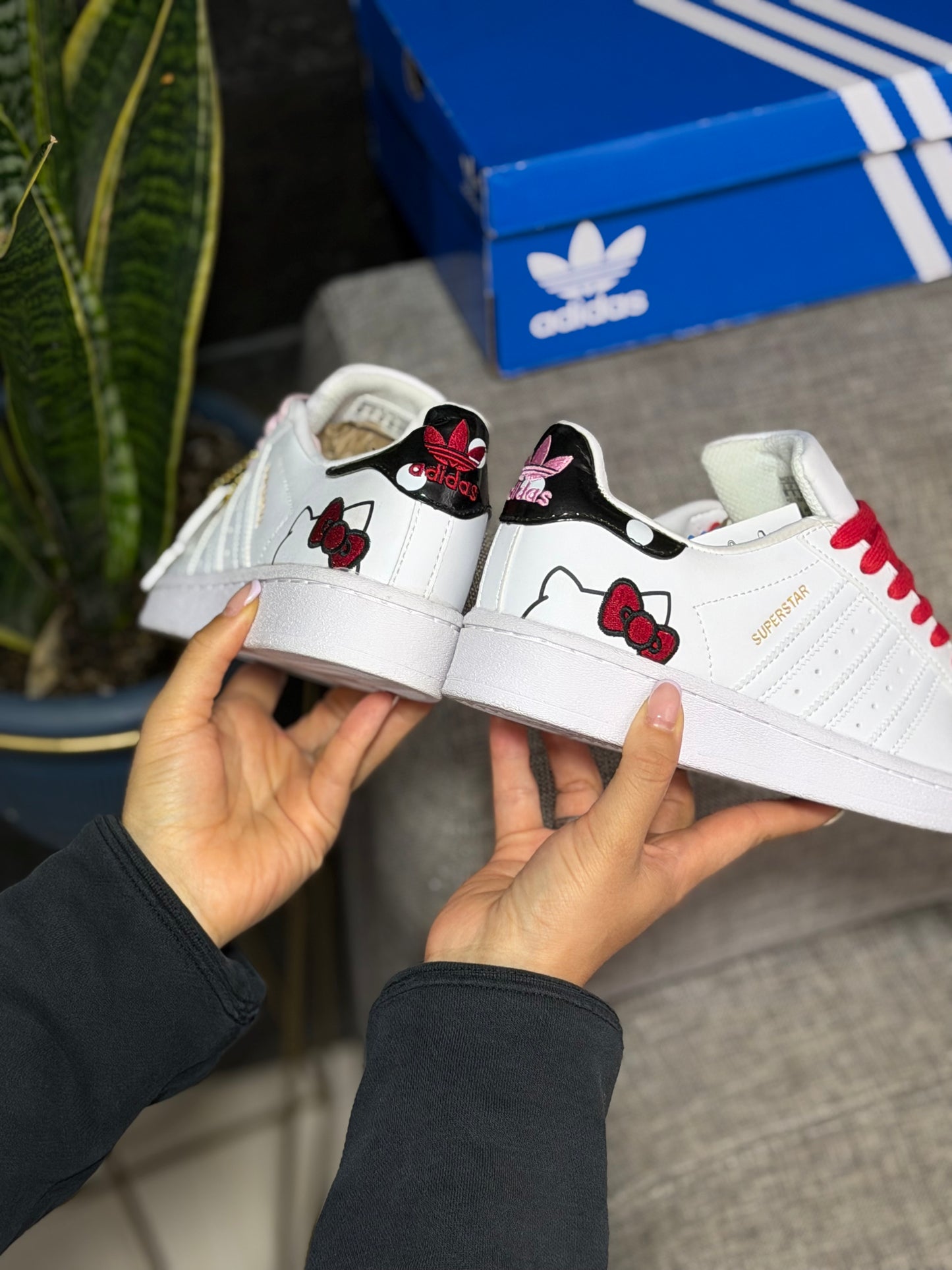 Adidas Súper Star Hello Kitty