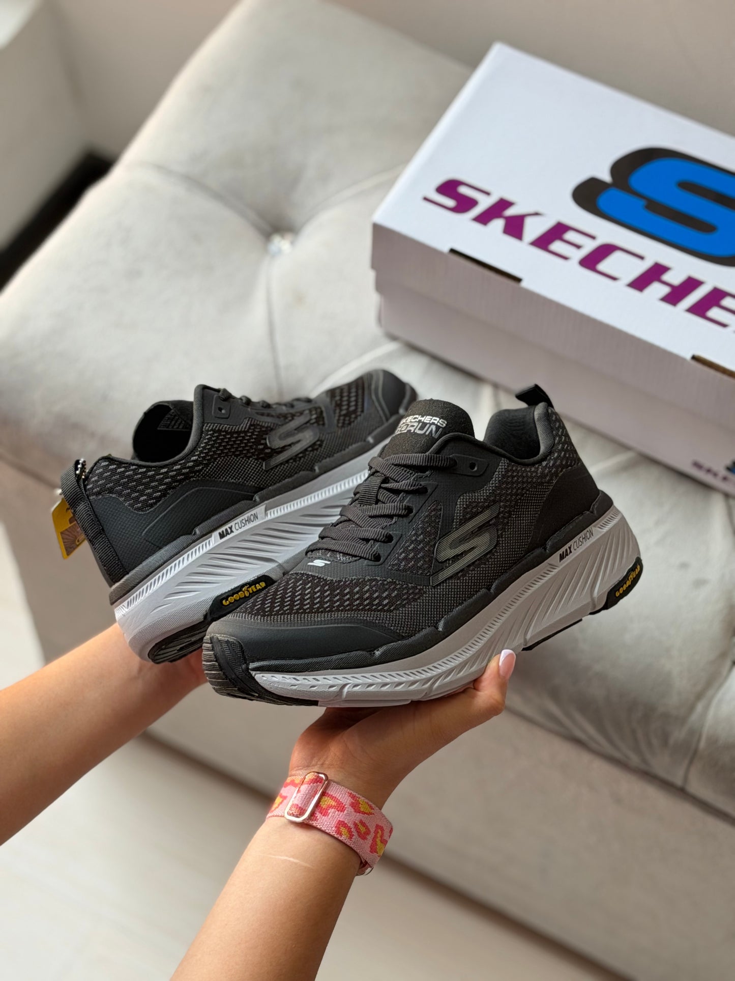 Skechers Max Cushioning Premier 2.0