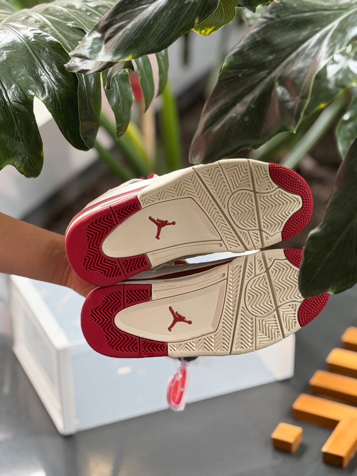 Air Jordan 4 Retro “Valentine’s Day”