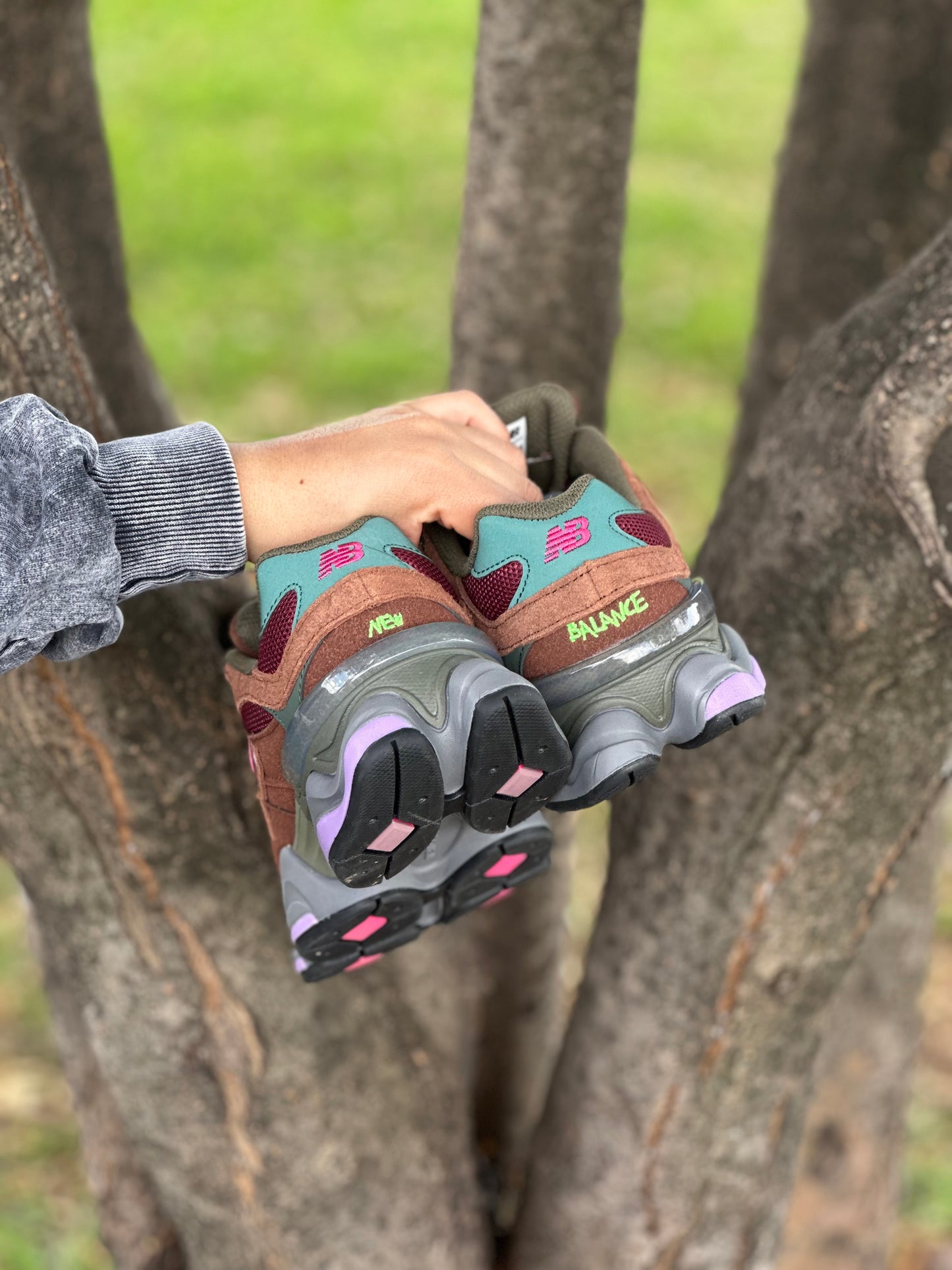 New Balance 9060 Burgundy Pink