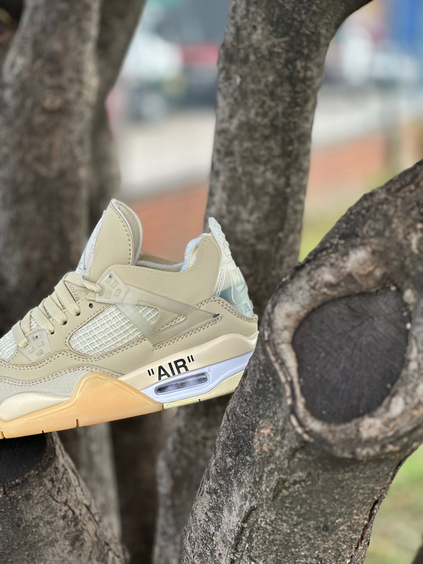 Air Jordan Retro 4 OFF WHITE