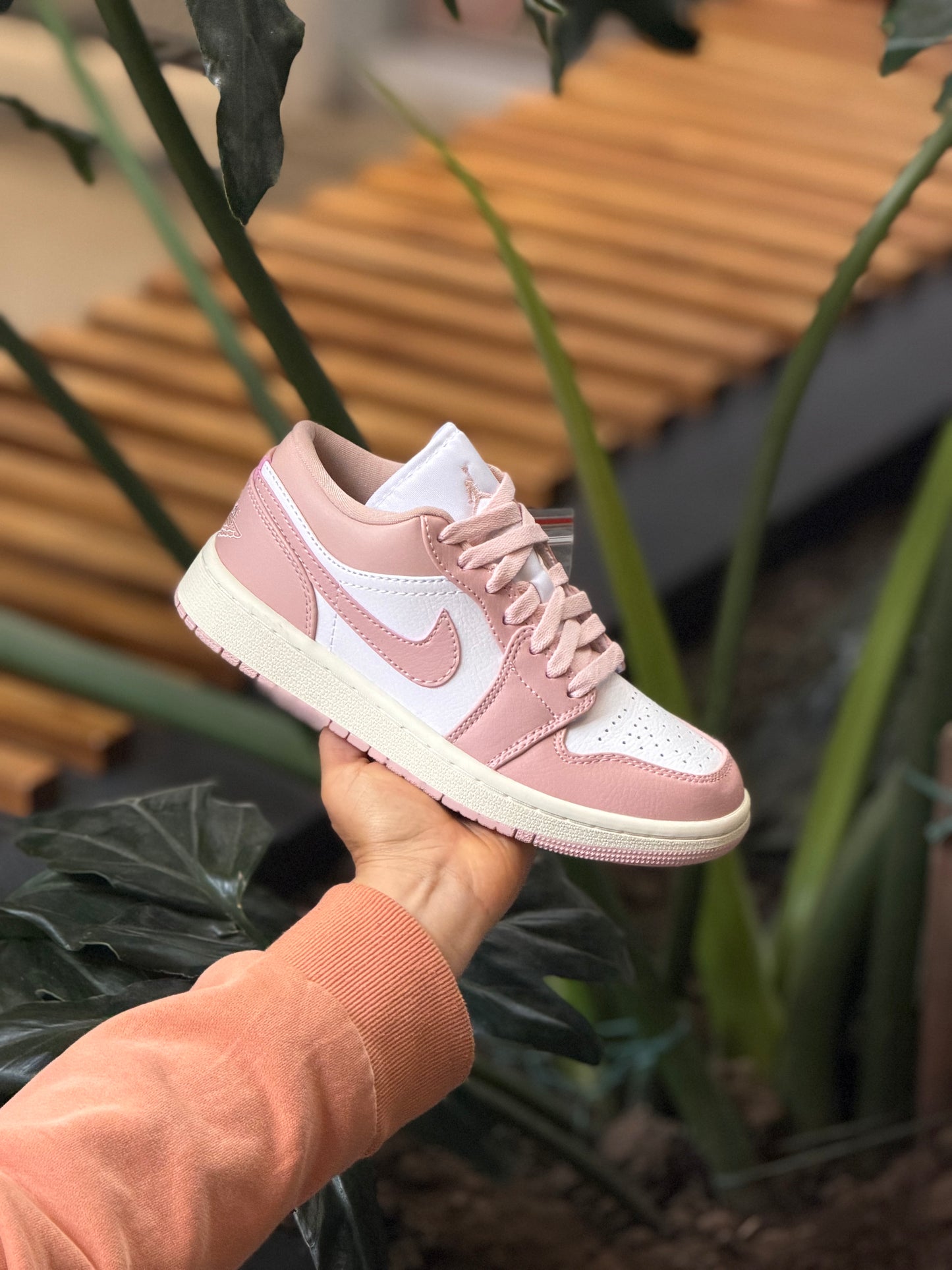 Air Jordan 1 Low Pink Oxford