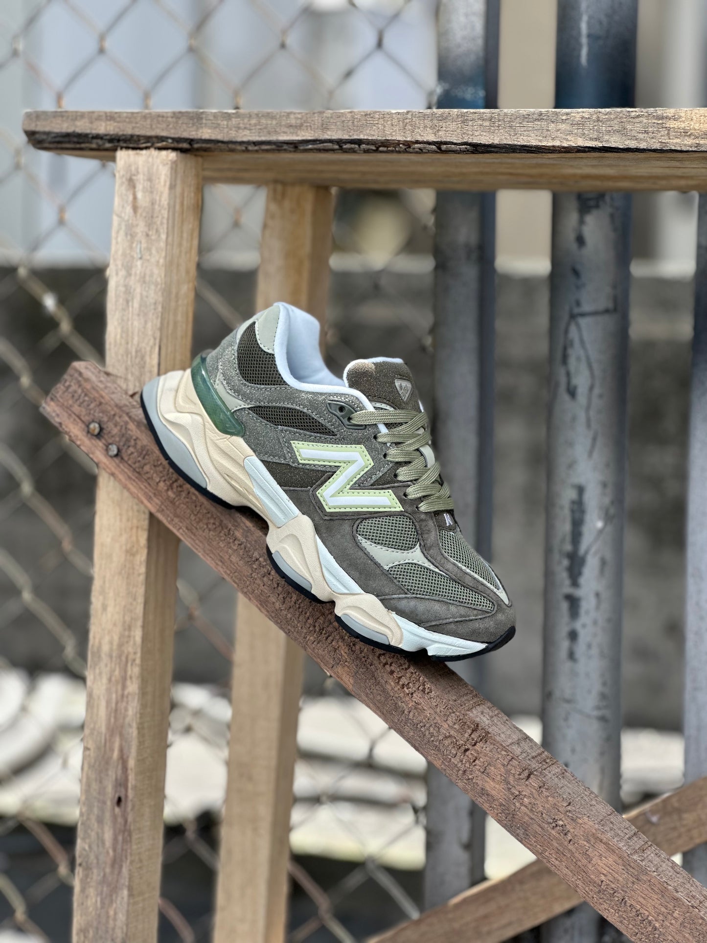 New Balance 9060 | Dark Camo Sandstone