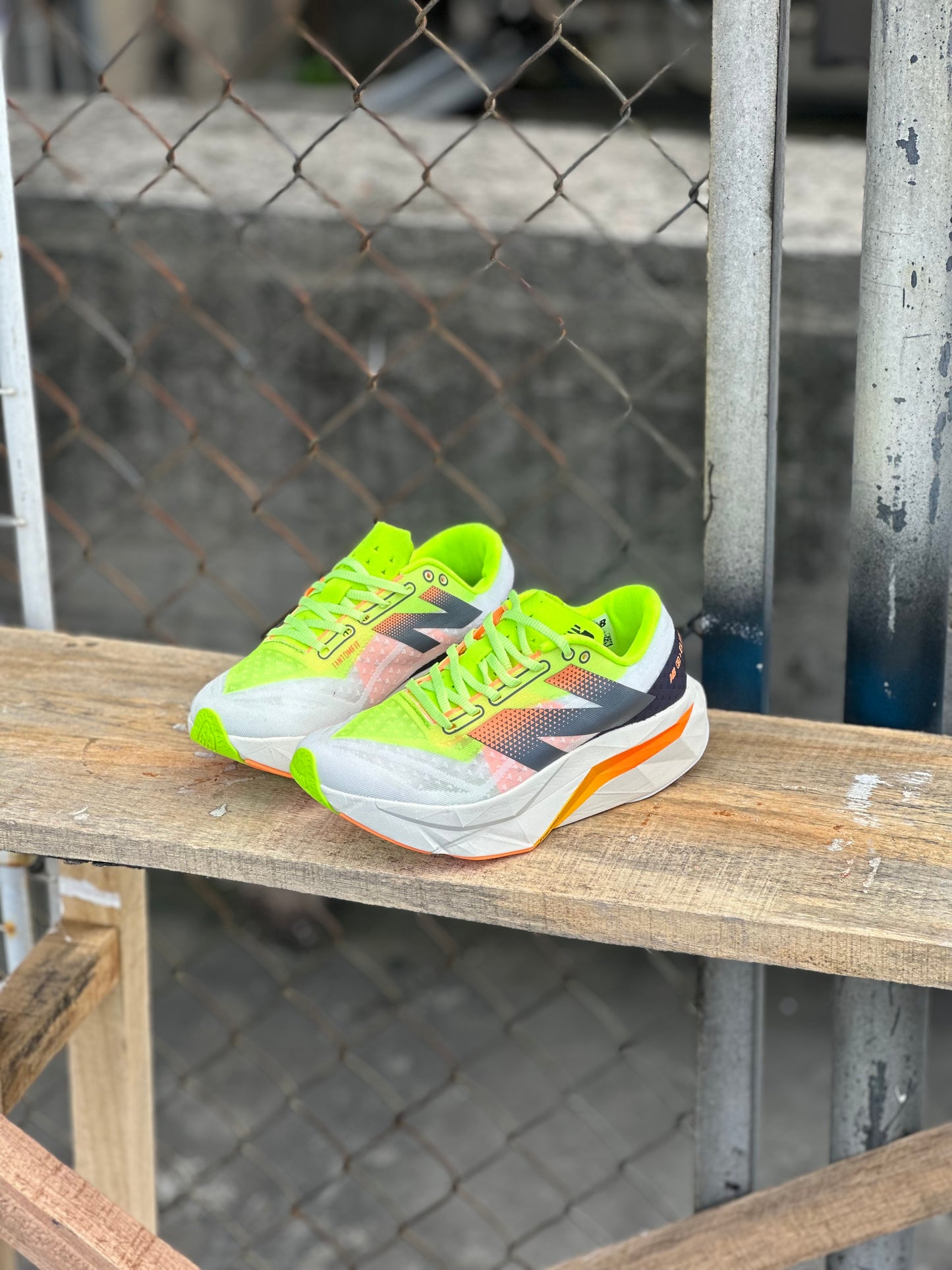 New Balance Elite V4