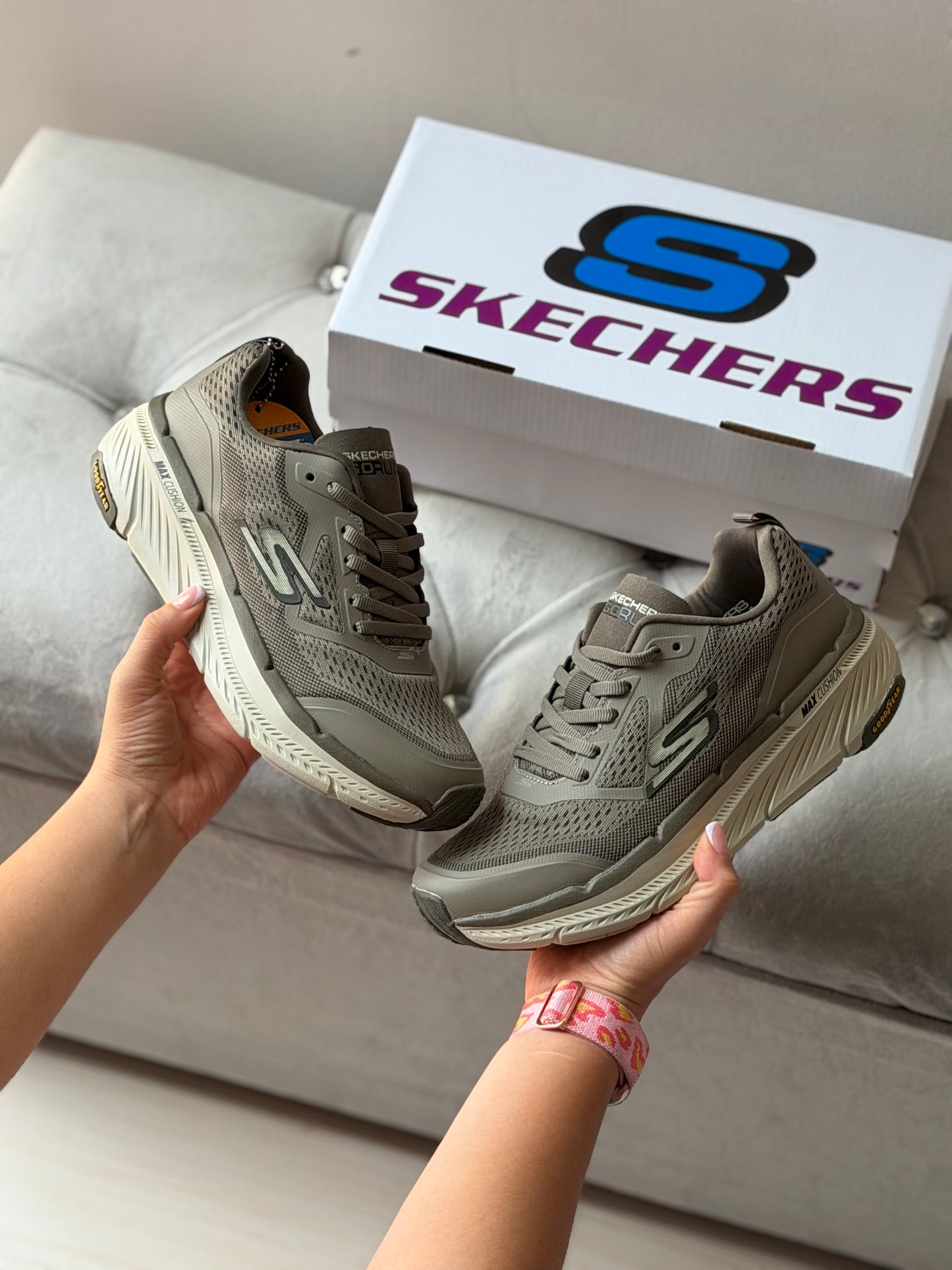 Skechers Max Cushioning Premier 2.0
