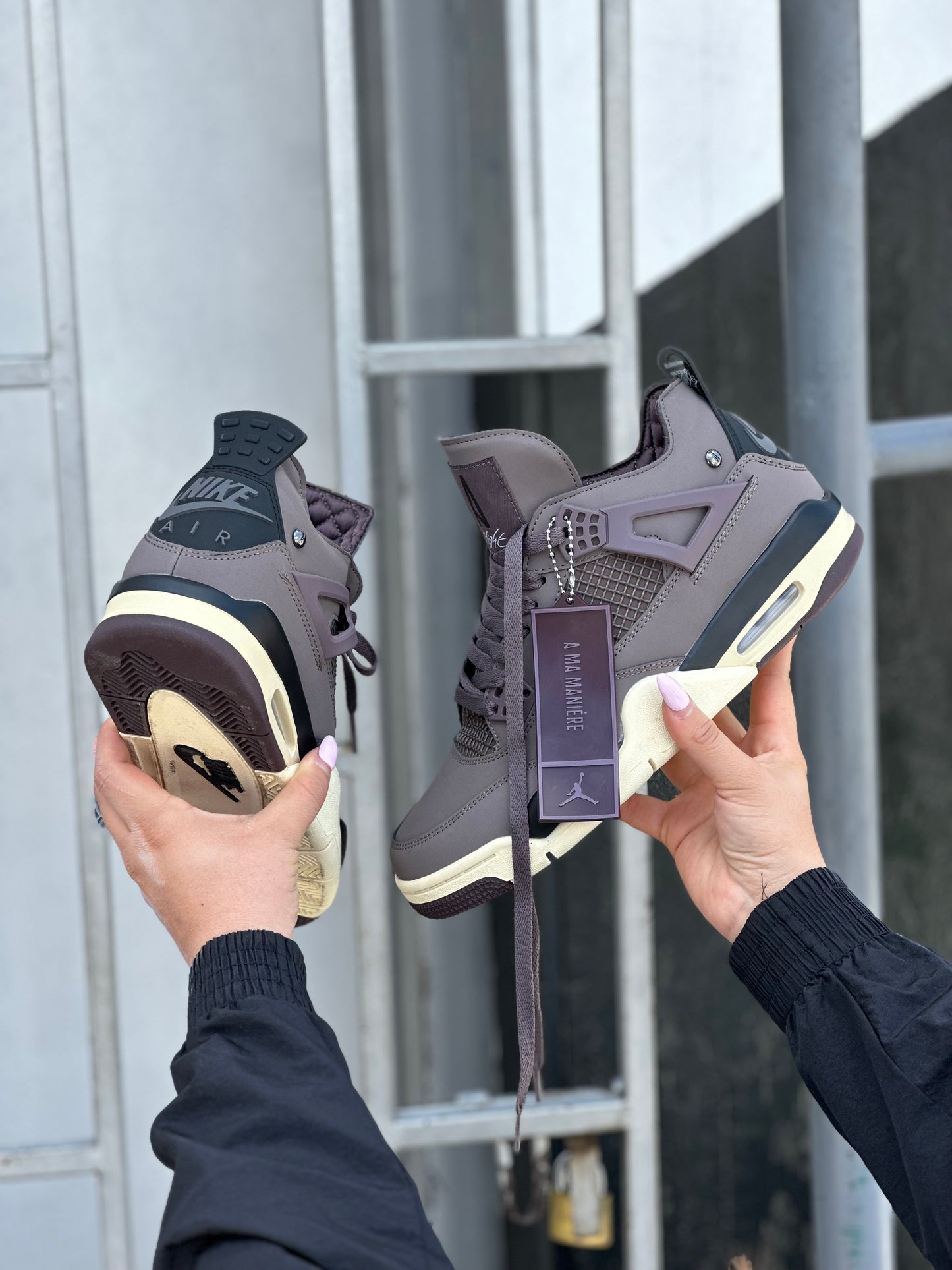 Air Jordan Retro 4 - A Ma Maniere Violet Ore