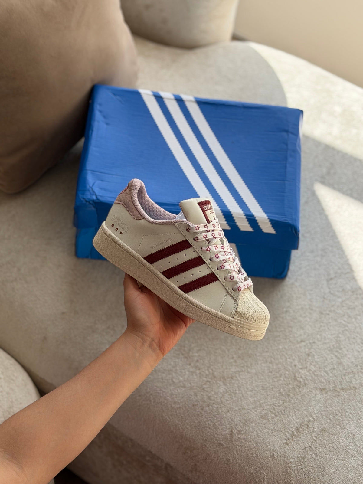 Adidas Súperstar San Valentín