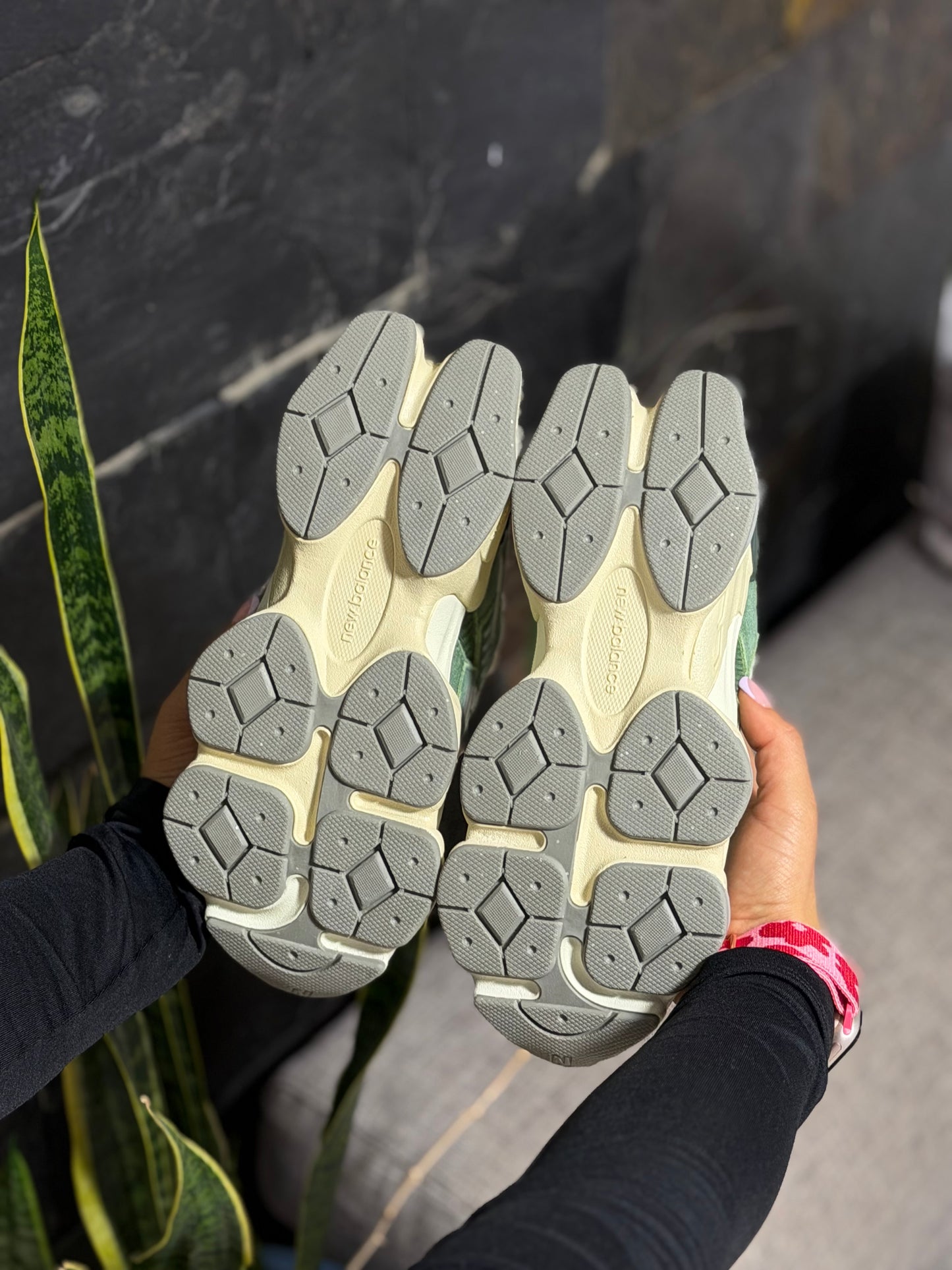 New Balance 9060 Nori Green