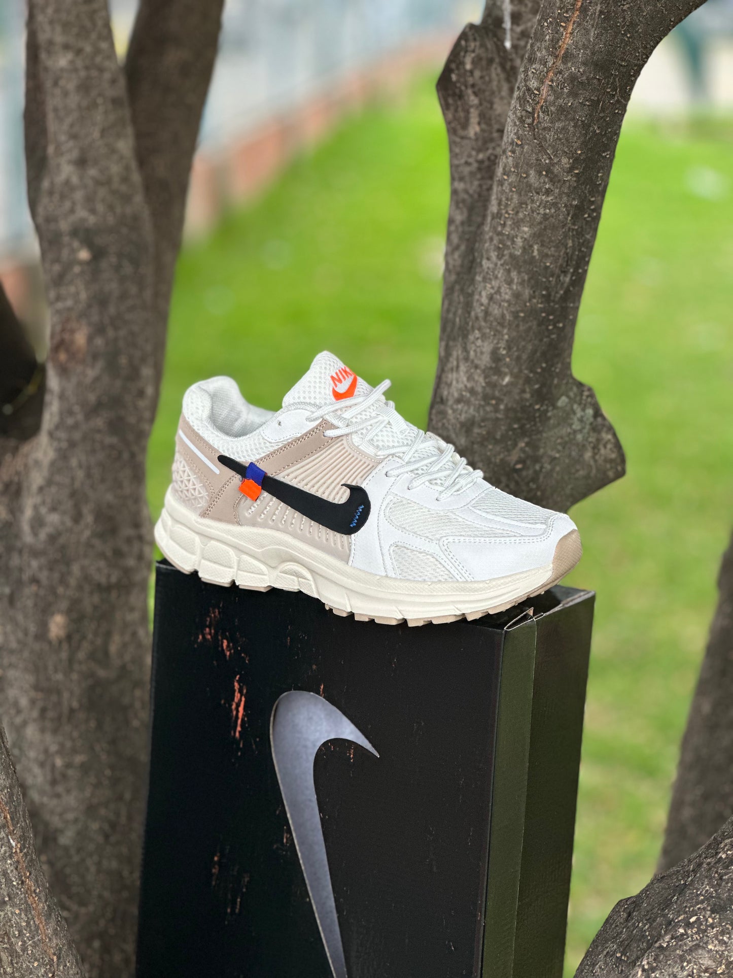 Nike Zoom Vomero 5 X Off White