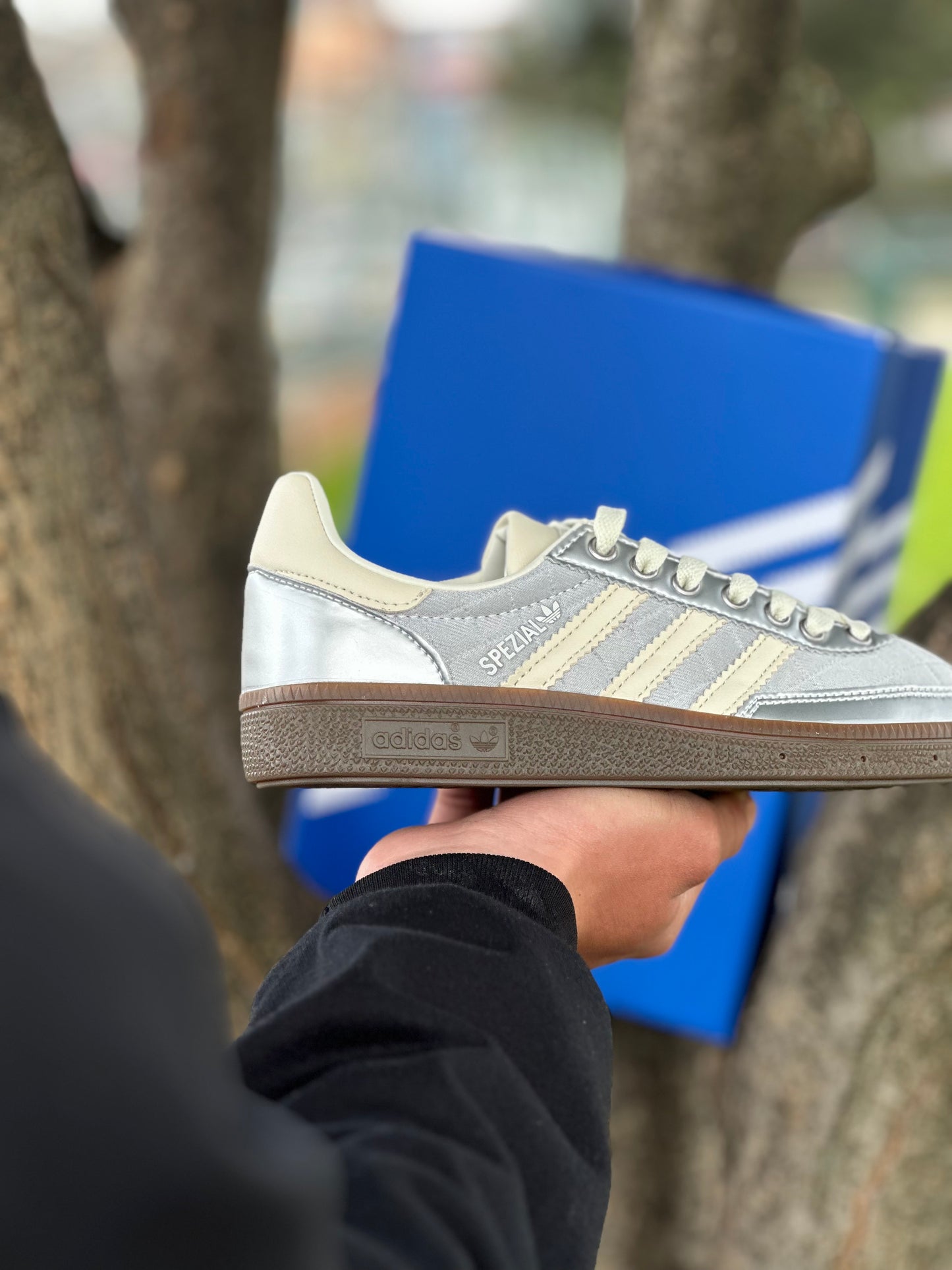 Adidas Spezial Plateado