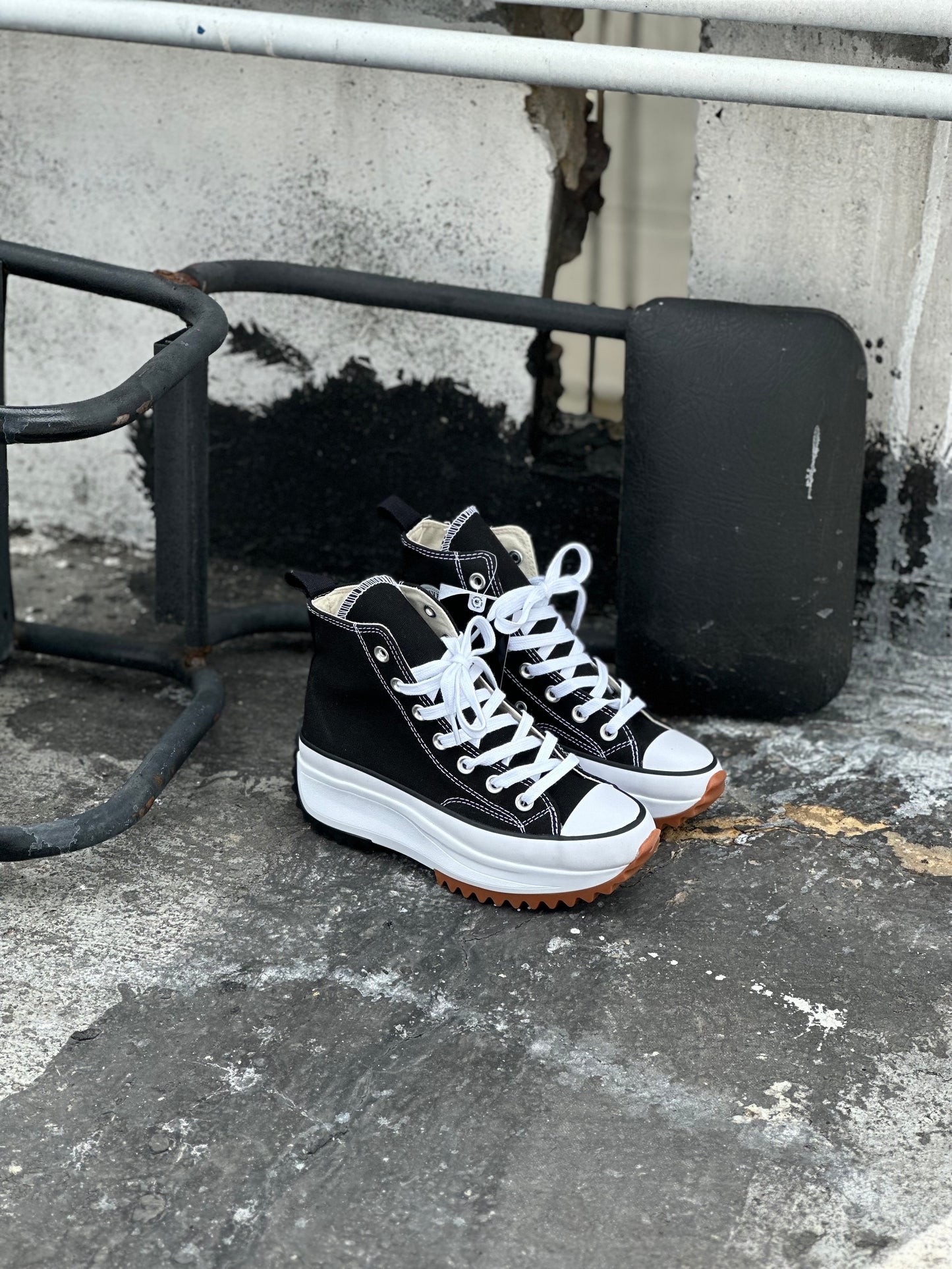 Converse Run Star Hike