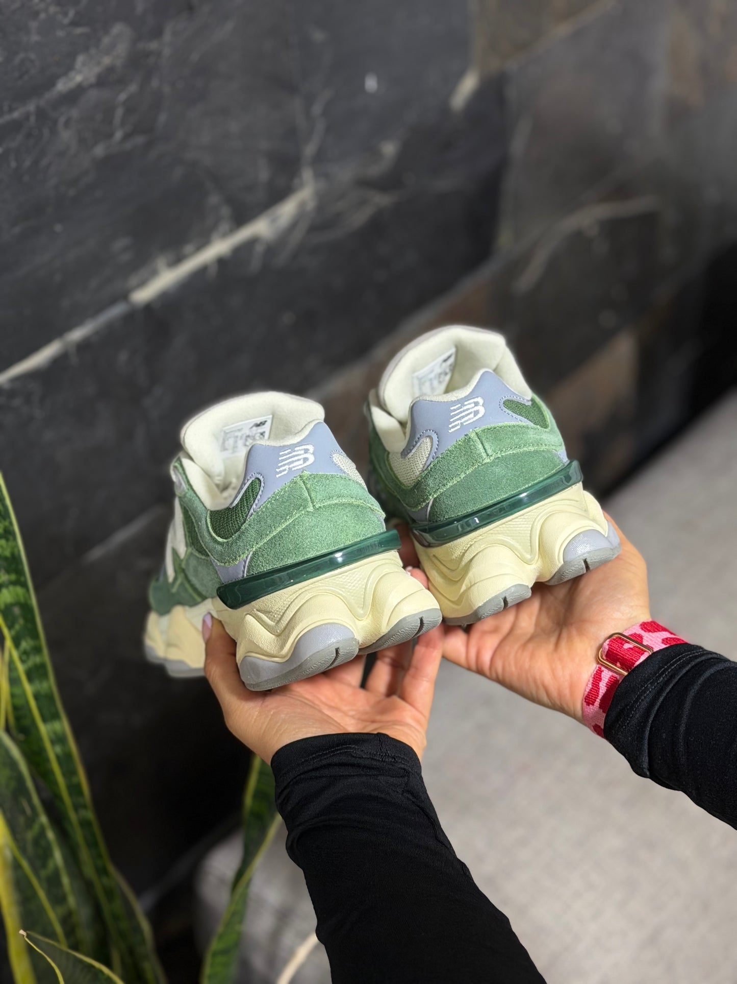 New Balance 9060 Nori Green