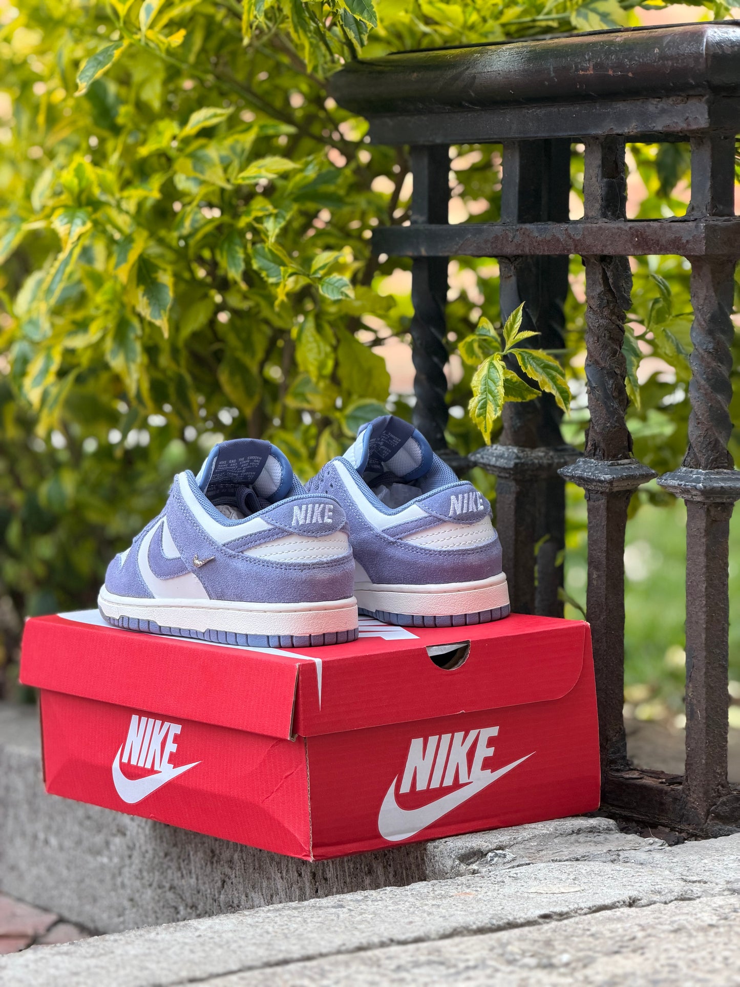 Nike Dunk Low World Índigo Mini Swoosh