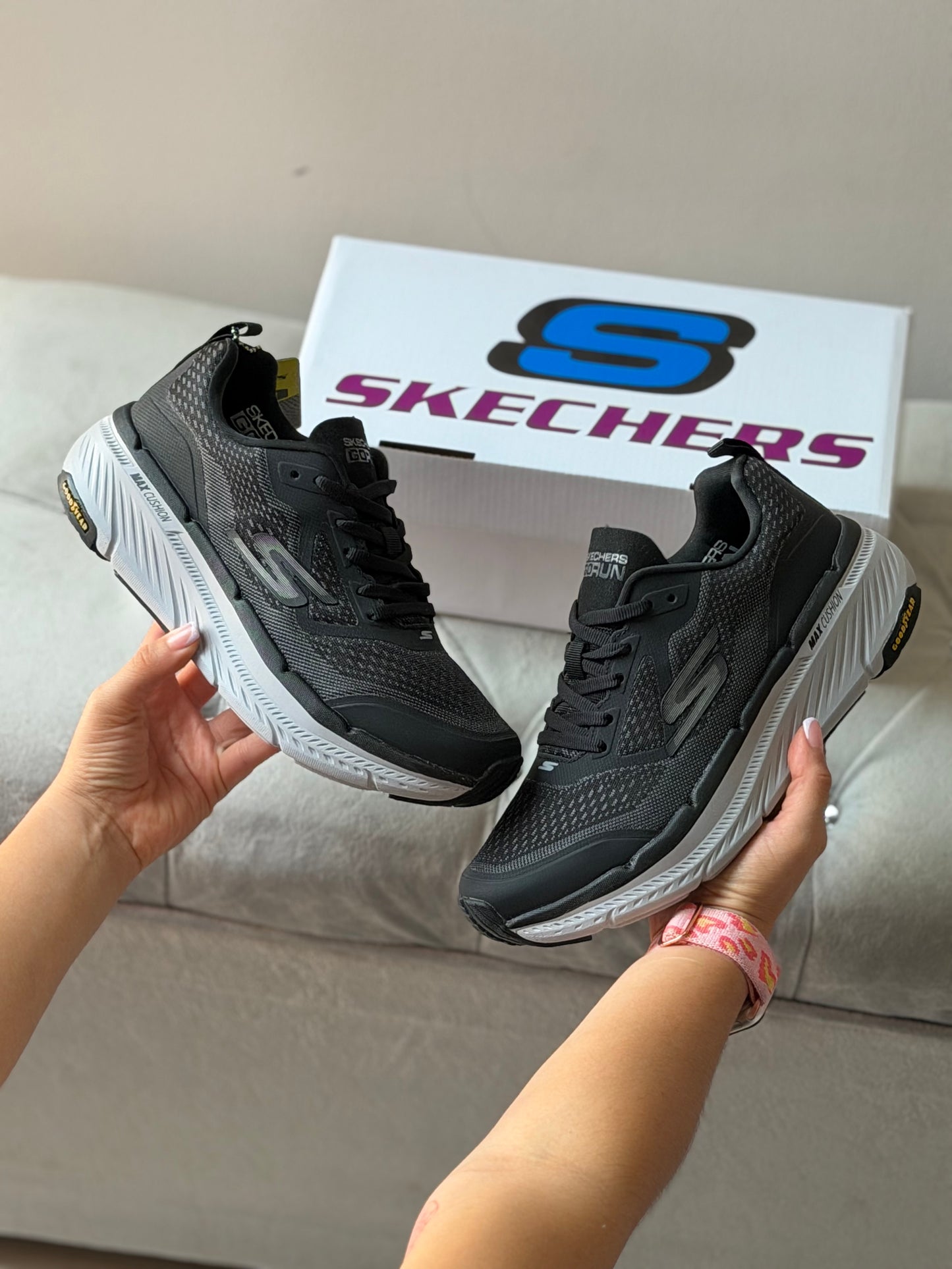 Skechers Max Cushioning Premier 2.0