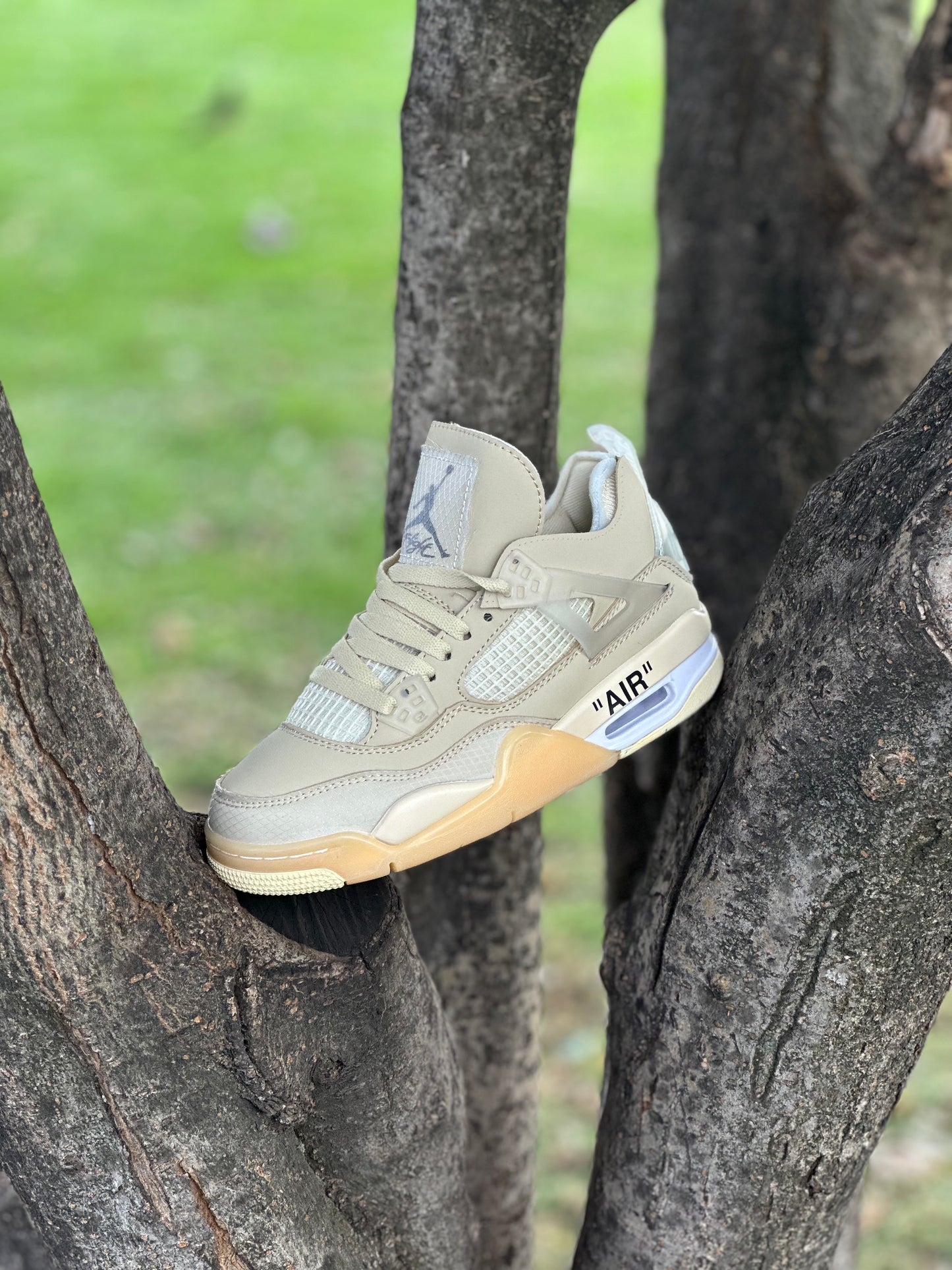 Air Jordan Retro 4 OFF WHITE