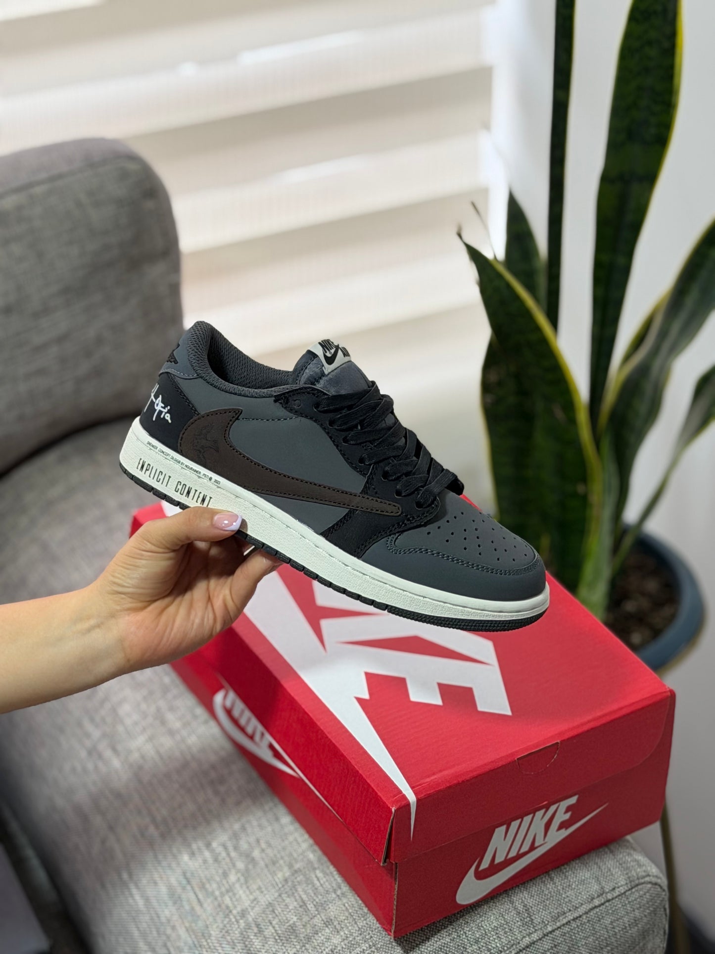 Jordan Retro 1 Low X Travis Scott