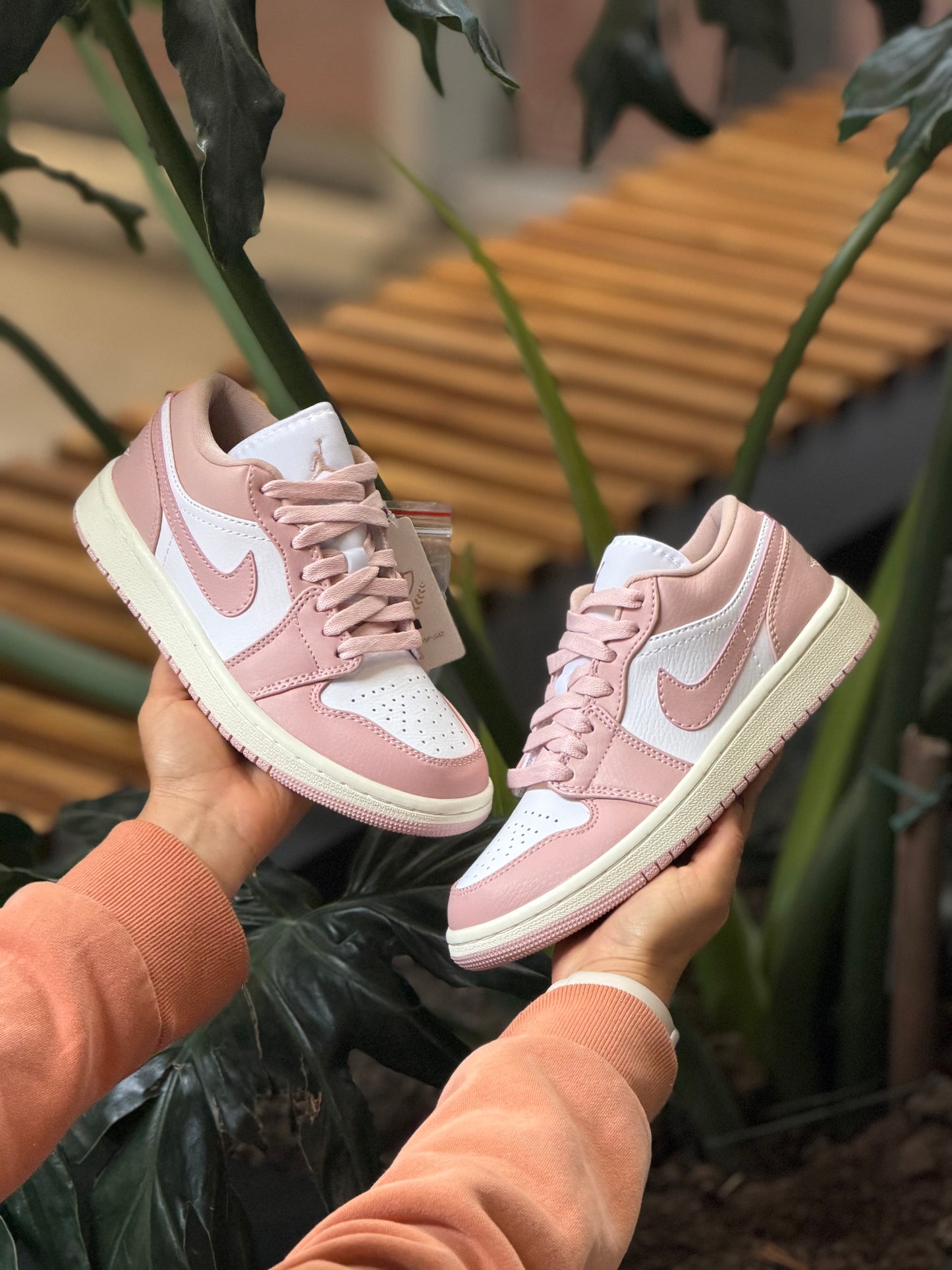 Air Jordan 1 Low Pink Oxford